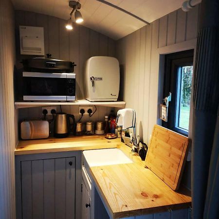 Вилла Pen-Rhos Luxury Glamping "Cuckoo'S Nest" Лландриндод-Уэлс Экстерьер фото